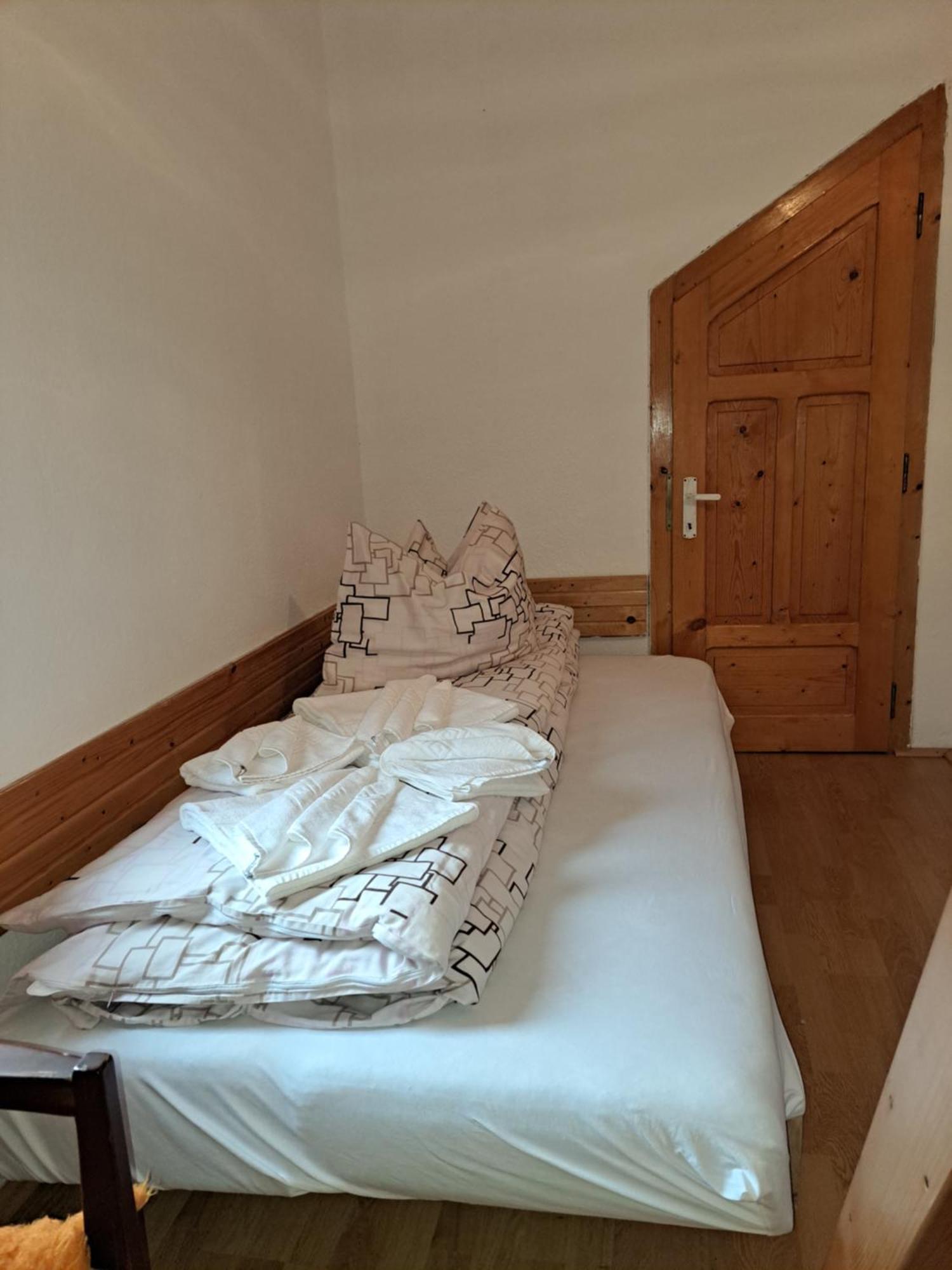 Casa Dintre Meri Poiana Mărului Eksteriør billede