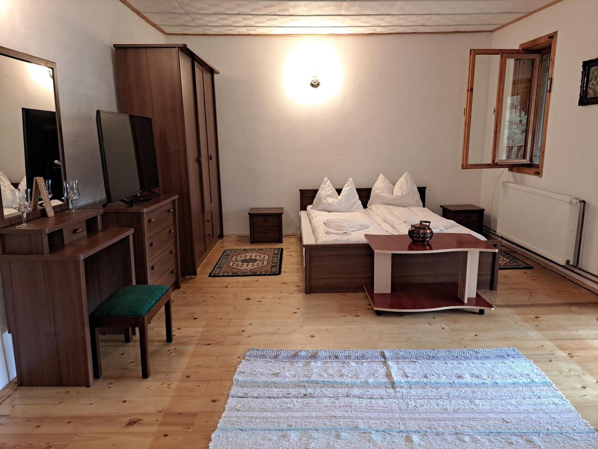 Casa Dintre Meri Poiana Mărului Eksteriør billede